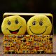 Na foto: 2 emojis sorrindo, dentro de uma caixinha de emojis